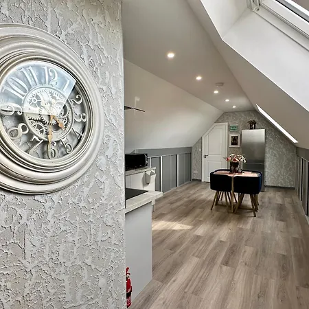 Apartment Country Haven Comfy & Sleek